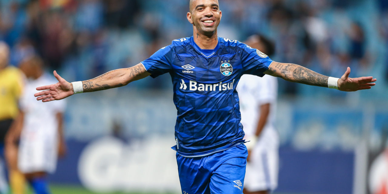 Grêmio ganha do CSA com gol contra nos acréscimos
