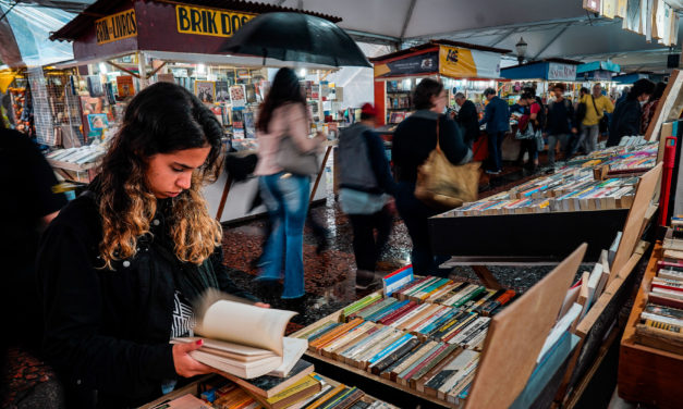 Feira do Livro terá passeio literário do Viva o Centro