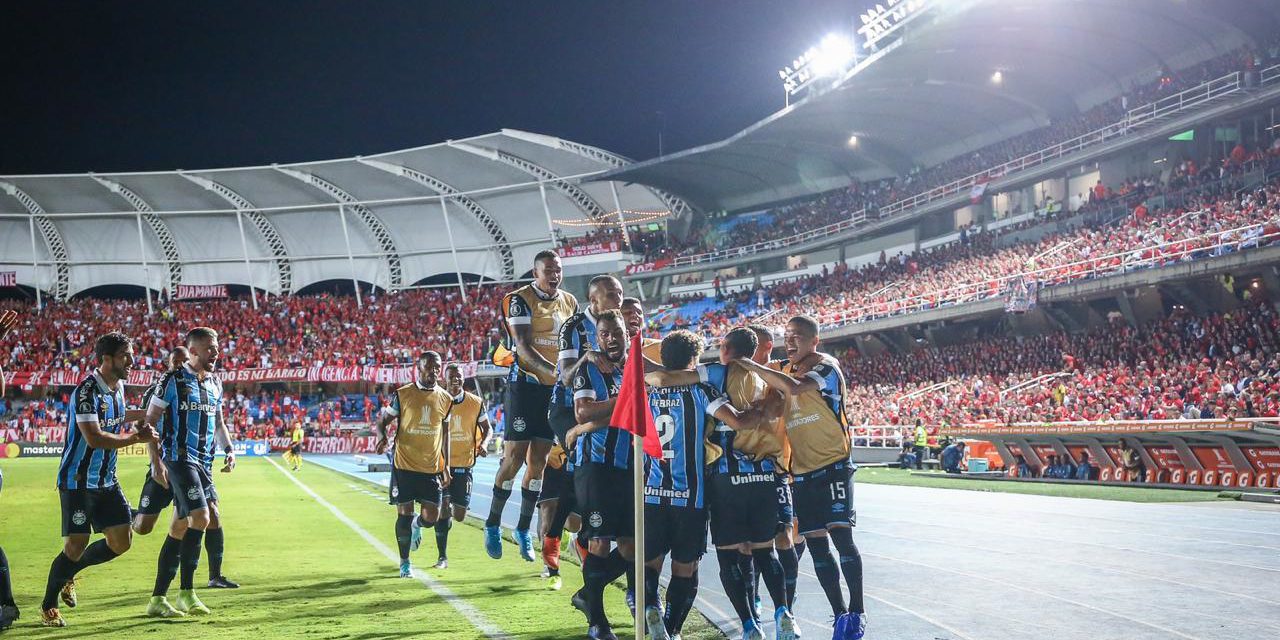 Grêmio vence o América de Cali por 2 a 0 na estreia da Libertadores