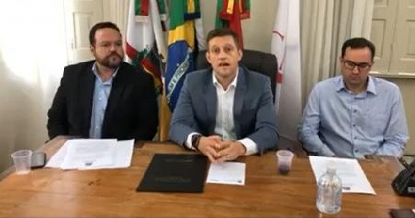 Prefeitura de Bento Gonçalves publica decreto suspendendo atividades em indústrias e estabelecimentos comerciais