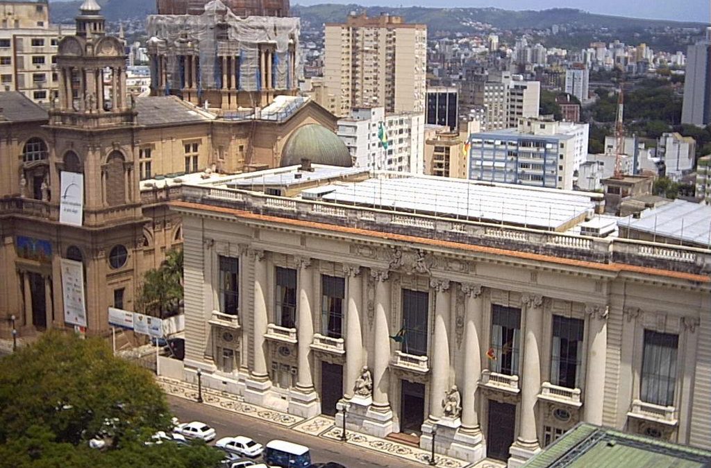 Estado anuncia pagamento de dívidas da Saúde com municípios e lança programa para reduzir filas de espera
