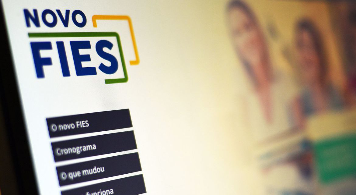 Governo regulamenta renegociação de dívidas com o Fies