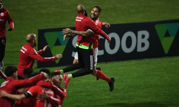 Dupla GreNal vence na estreia do Brasileirão