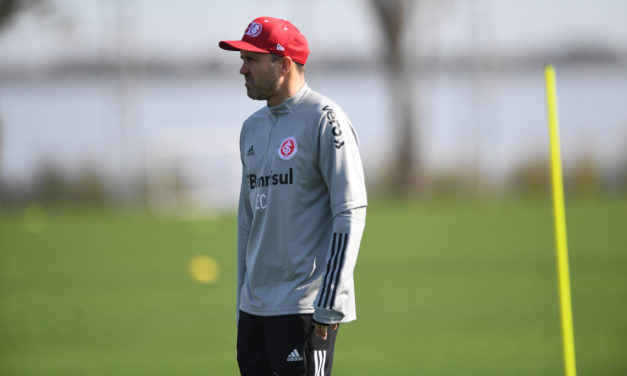 Preocupações para Coudet escalar o Internacional