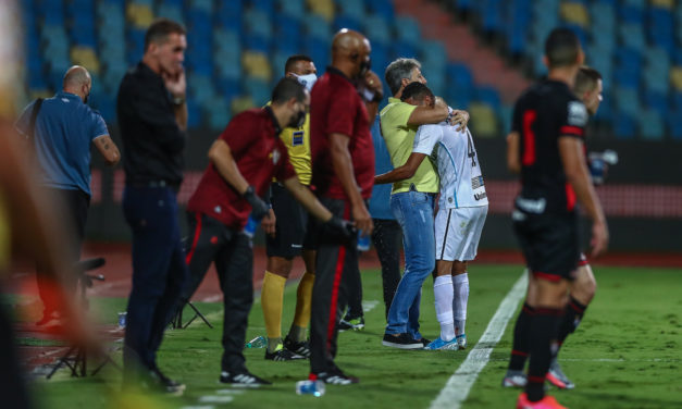 A carta branca de Renato Portaluppi está se rasgando