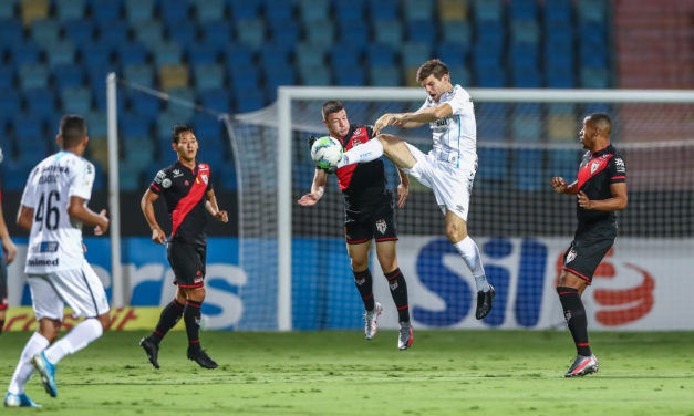 Kannemann tem lesão confirmada