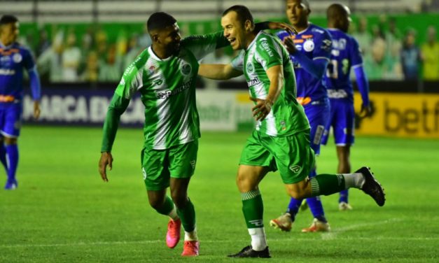 Ju vence a segunda consecutiva e ingressa no G4