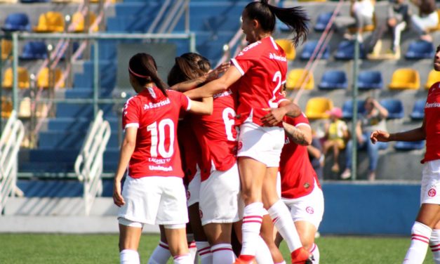 Gurias Coloradas batem Vitória por 3 a 0