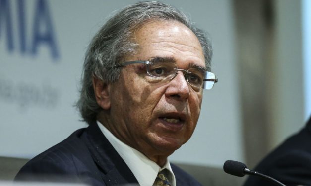 Guedes: declaração sobre derrubada de veto foi lamento, não ofensa