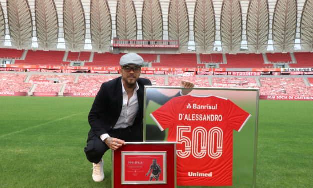 D’Alessandro recebe homenagem pelos 500 jogos