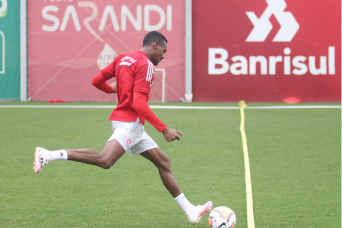 Colorado vai ao Chile para confirmar classificação