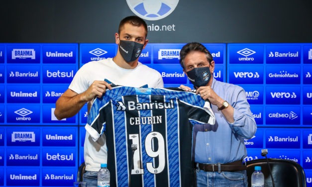 Centroavante Diego Churín é apresentado no CT Luiz Carvalho