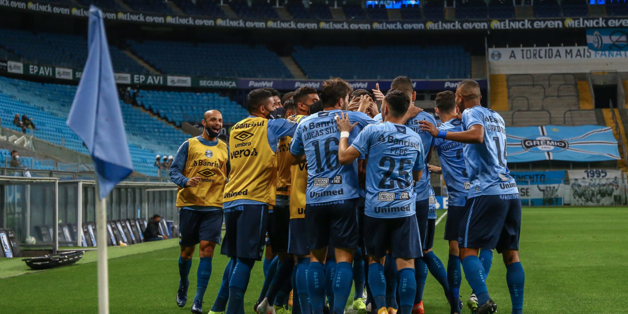Com gols de Luiz Fernando e David Braz, Grêmio vence o Coritiba por 2 a 1, na Arena