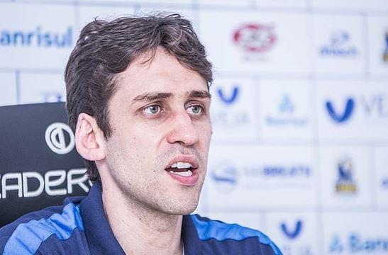 Não pretendemos esperar o adversário, afirma técnico do Pelotas sobre duelo contra o Caxias