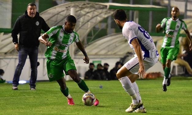 Após retornar as vitórias, atacante Capixaba quer Juventude no G4