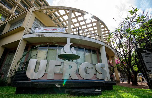UFRGS anuncia ensino remoto até maio de 2021