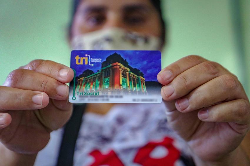 Cartão TRI Social começa a ser distribuído em Porto Alegre