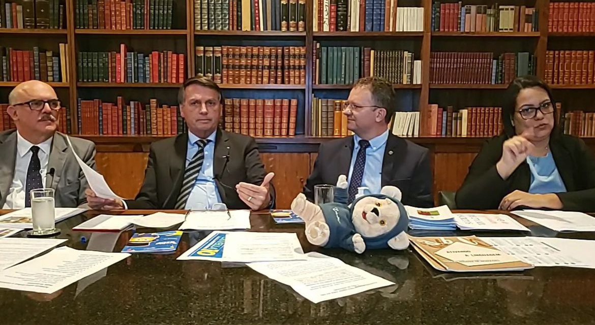 Covid-19: plano de imunização está praticamente pronto, diz Bolsonaro
