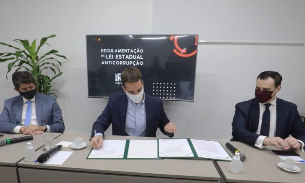 Governador Eduardo Leite autoriza desconto do auxílio emergencial recebido irregularmente por servidores