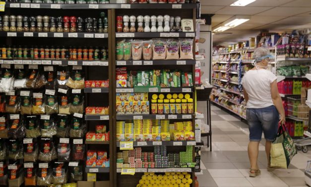 Confiança do consumidor cai 3,2 pontos em dezembro