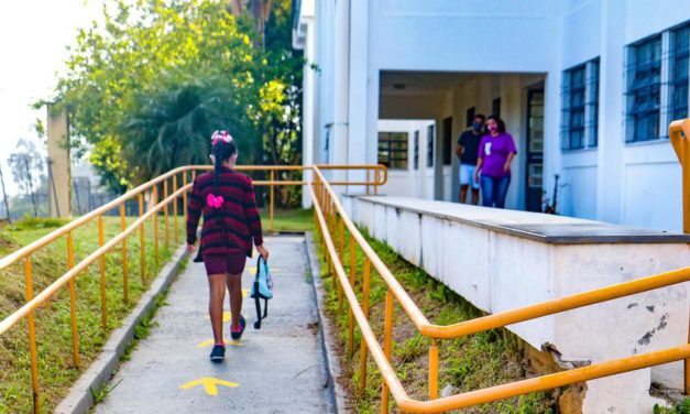 Justiça nega pedido para suspensão das aulas presenciais em Porto Alegre