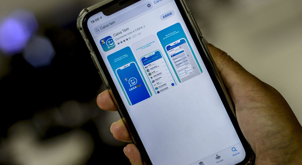 Caixa começa a pagar abono do PIS em poupança digital