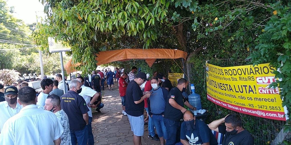 Rodoviários completam uma semana de greve em Canoas