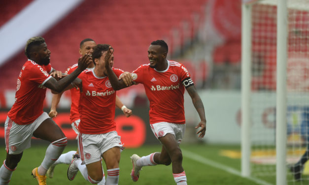 Inter vence Gre-Nal 429 no Beira-Rio e mantém liderança no Brasileirão