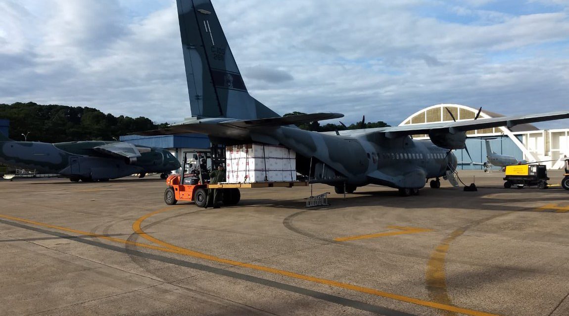 Força Aérea Brasileira começa distribuição da vacina CoronaVac para onze capitais