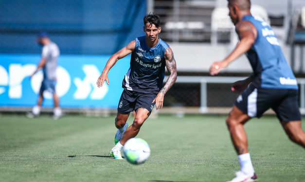Grêmio volta a treinar após vitória sobre o Bahia no Brasileirão