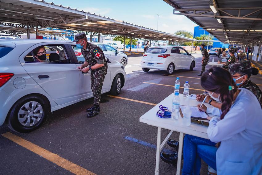 Porto Alegre terá mais três drive-thrus para vacinação de idosos