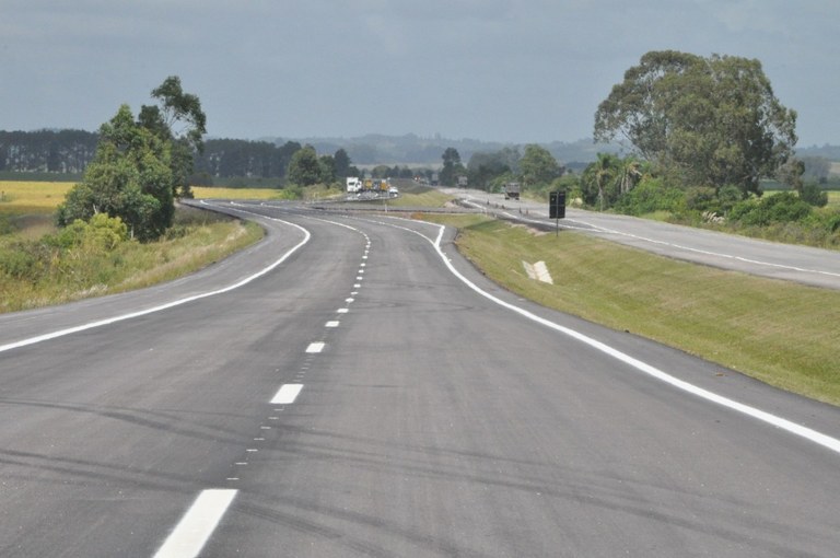 Obras de duplicação da BR-116 avançam no Rio Grande do Sul com operação do Exército