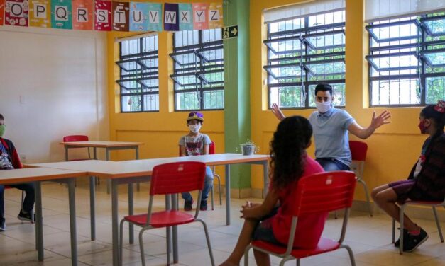 Governo do RS retira limite de alunos por sala em aulas presenciais