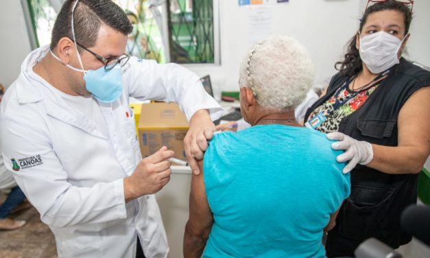 Atraso na distribuição de vacinas adia imunização de idosos com mais de 85 anos em Canoas