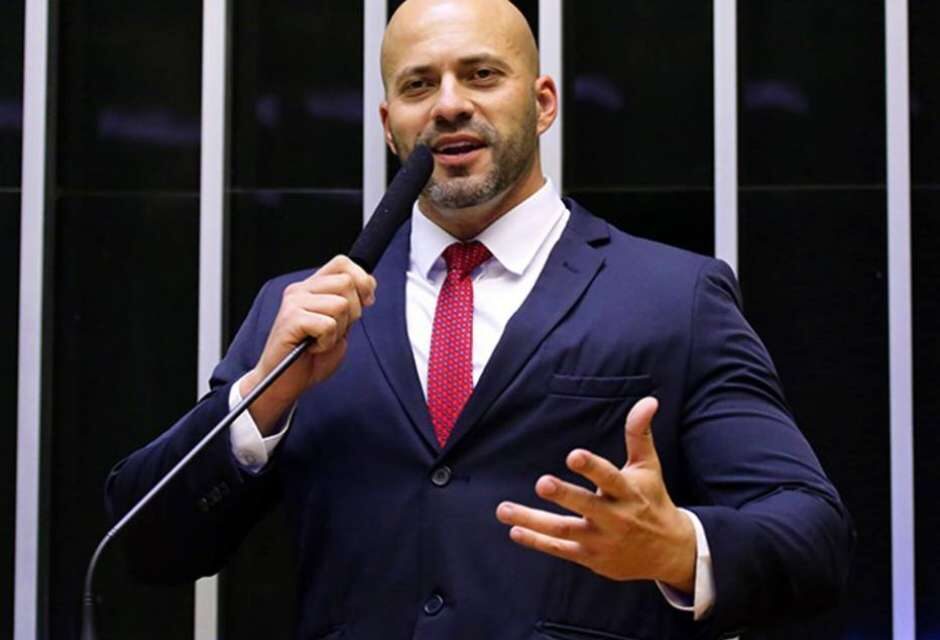 Deputado Daniel Silveira é preso pela PF após publicar vídeo contra ministros do STF