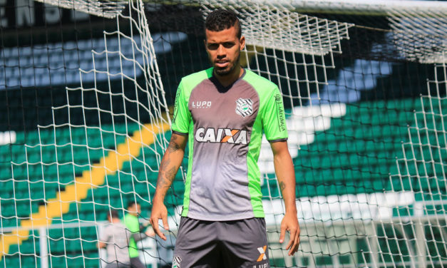 Guarany de Bagé contará com a experiência do meia Diego Torres