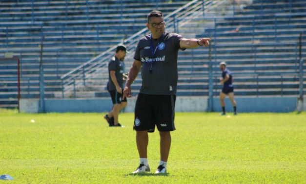 Gilson Maciel avalia atual pré-temporada do Aimoré e amistoso contra o Grêmio