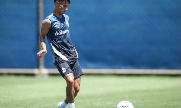 Grêmio faz último treino para enfrentar o Santos