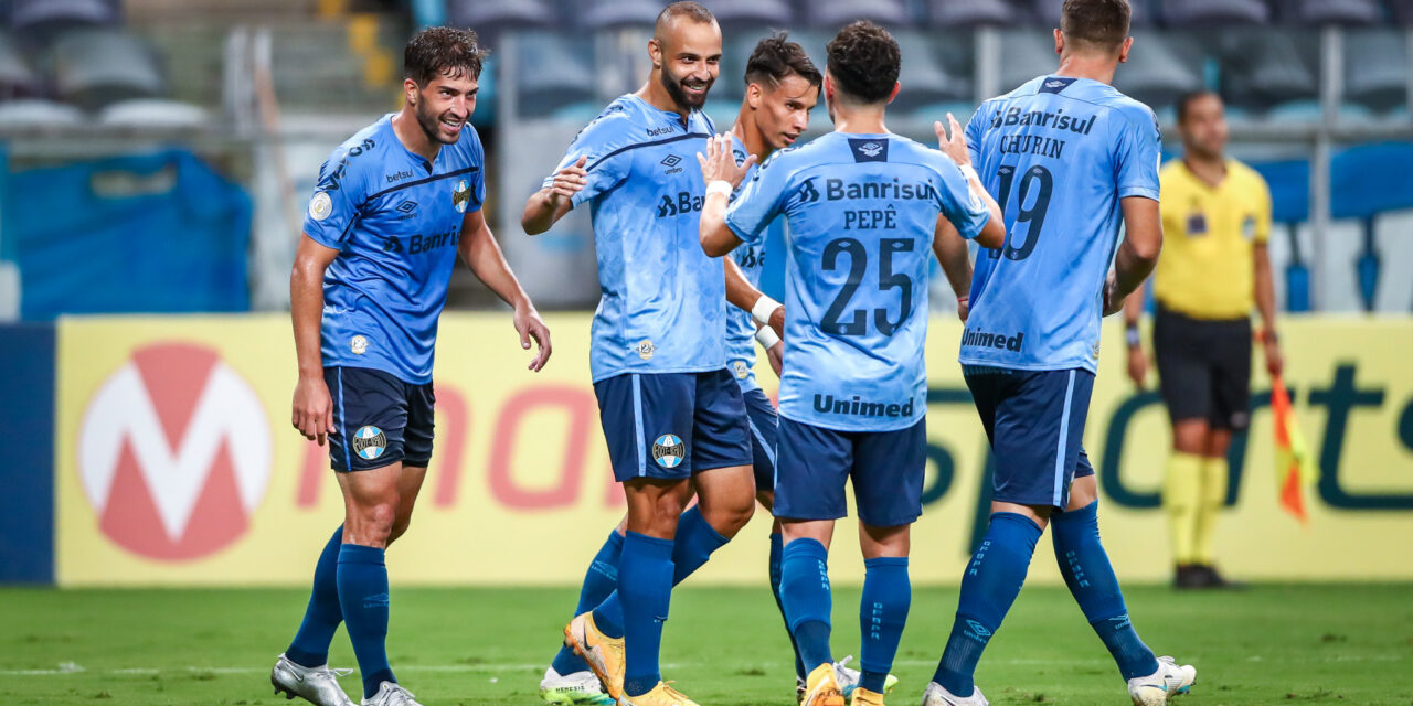 Grêmio vence Athletico-PR e garante vaga na fase preliminar da Libertadores