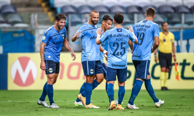 Grêmio vence Athletico-PR e garante vaga na fase preliminar da Libertadores