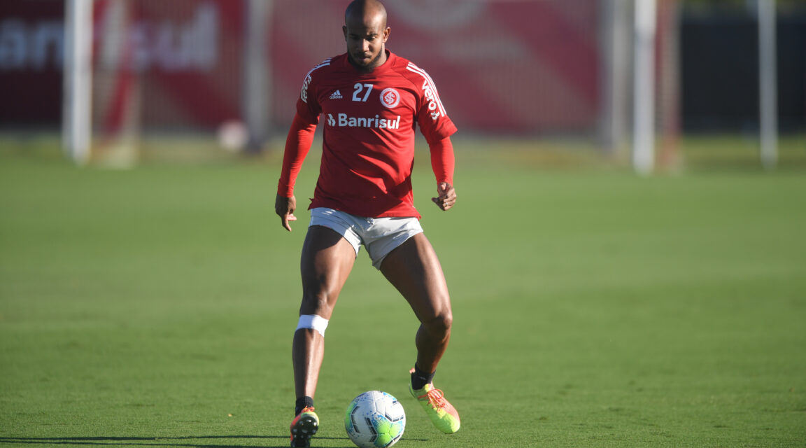 Inter fecha Brasileirão contra o Corinthians