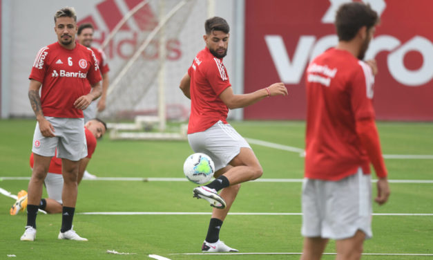Em Curitiba, Colorado busca 10ª vitória seguida no Brasileirão