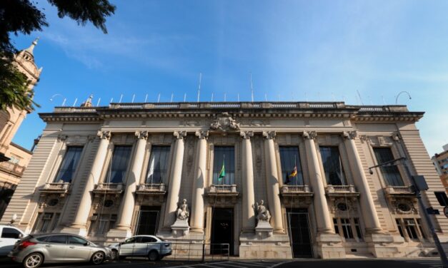 Governo do RS quita salários de março de forma integral nesta quarta