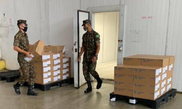 Exército distribui medicamentos para KITs intubação no RS