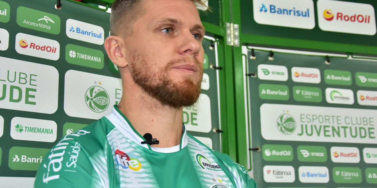Juventude apresenta o zagueiro Rafael Forster