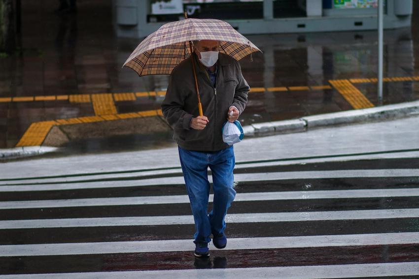 Defesa Civil alerta para chuva forte e rajadas de vento em Porto Alegre