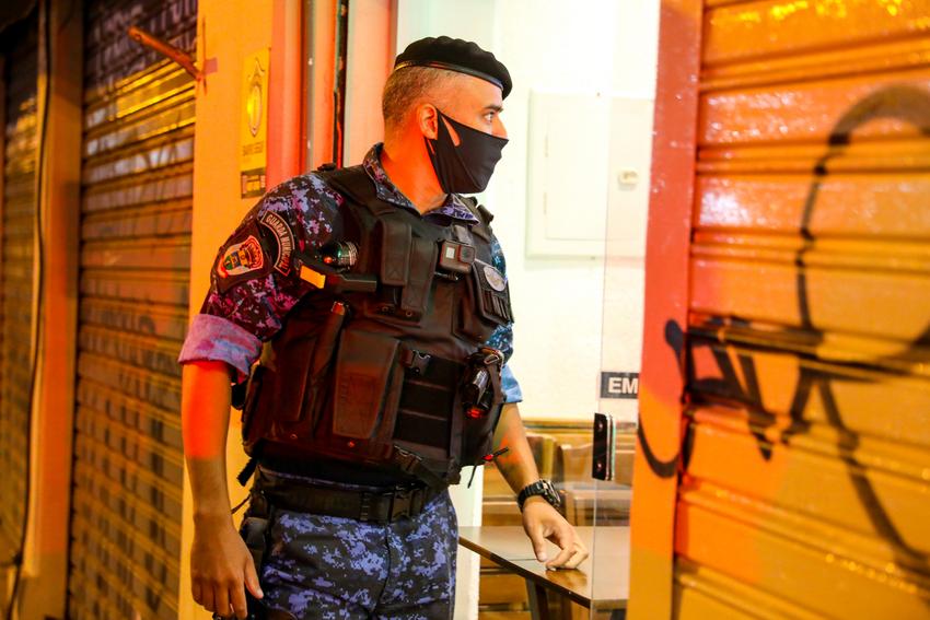 Guarda Municipal fecha oito estabelecimentos comerciais na noite de sexta-feira