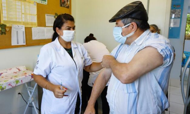 Porto Alegre amplia vacinação contra Covid-19 para idosos com 68 anos nesta terça