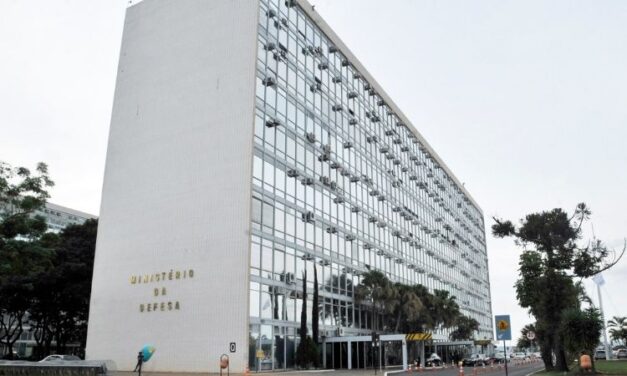 Ministério da Defesa anuncia saída dos comandantes da Marinha, do Exército e da Aeronáutica