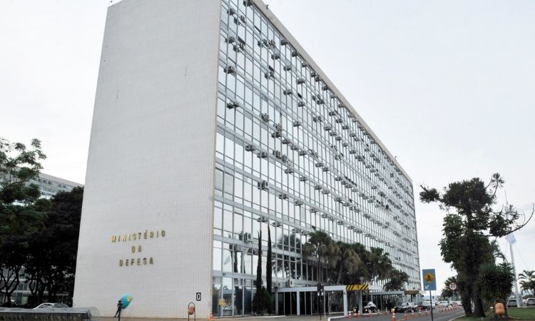Ministério da Defesa anuncia saída dos comandantes da Marinha, do Exército e da Aeronáutica